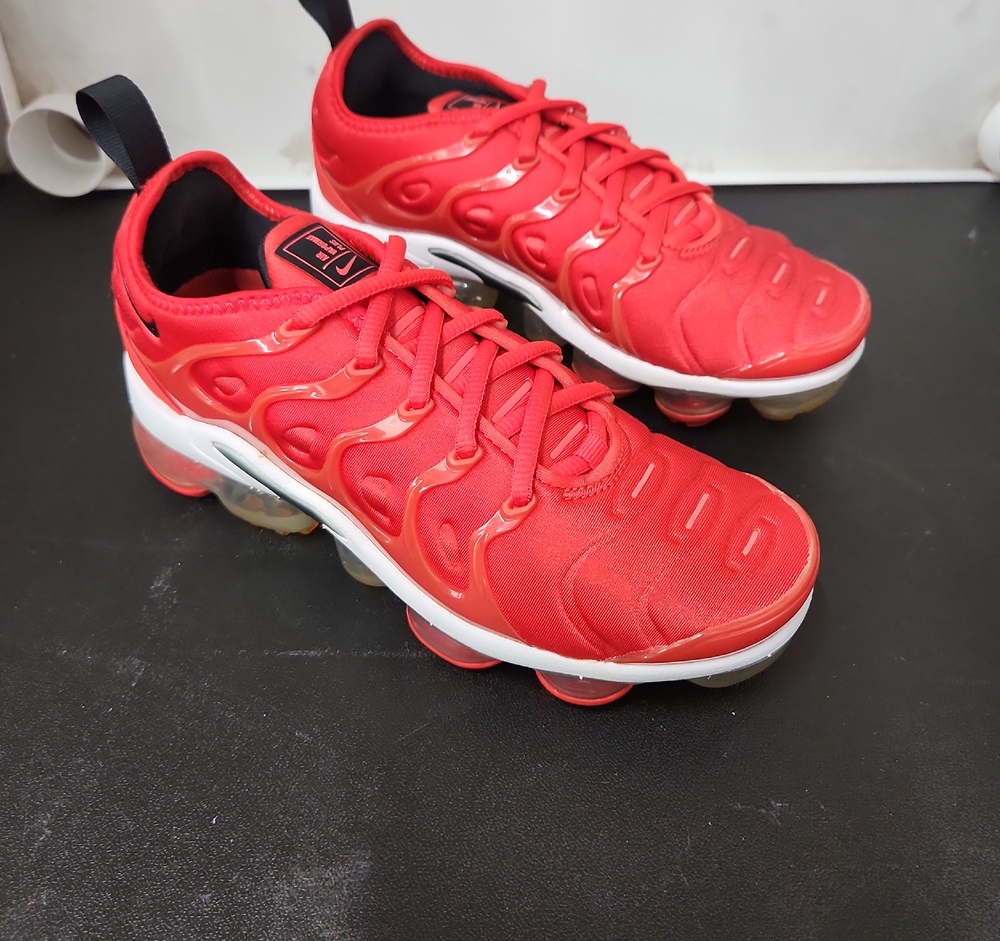 Nike Womens Air VaporMax Plus "Chile Red"